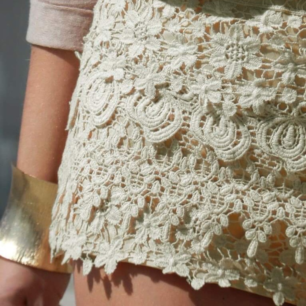 Zara Beige Crochet Zipper Shorts